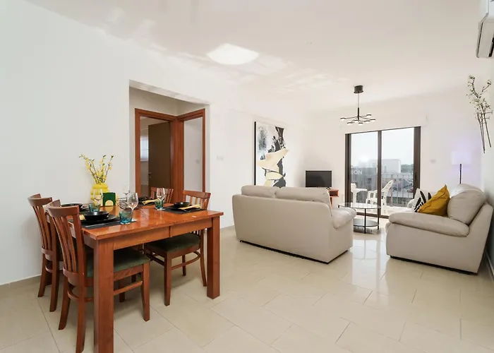 Sun 'n Joy 아파트 *