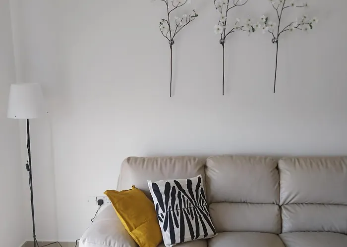 Sun 'n Joy 아파트 *